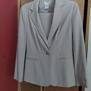 East 5th Ladies Suit Jacket with Slacks